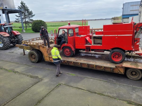 Arrivée du camion de pompiers de Tereos de la sucrerie de Chevrières en février 2022